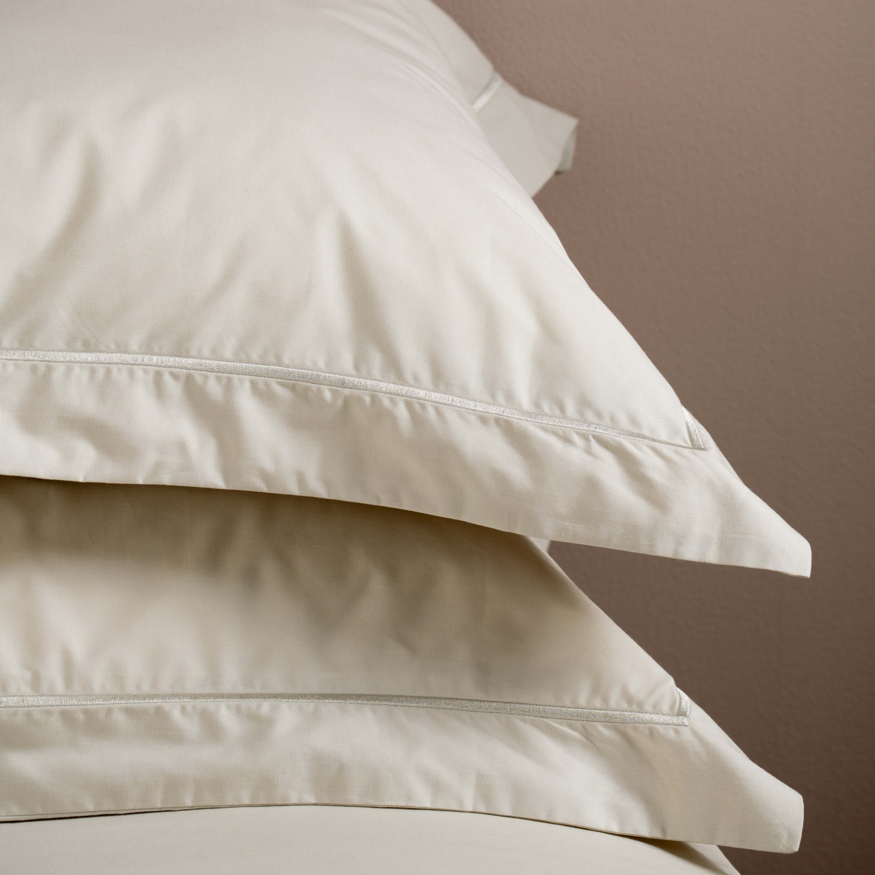 Natural 200 Thread Count Egyptian Cotton Bedding & Bed Sheets - Image 5