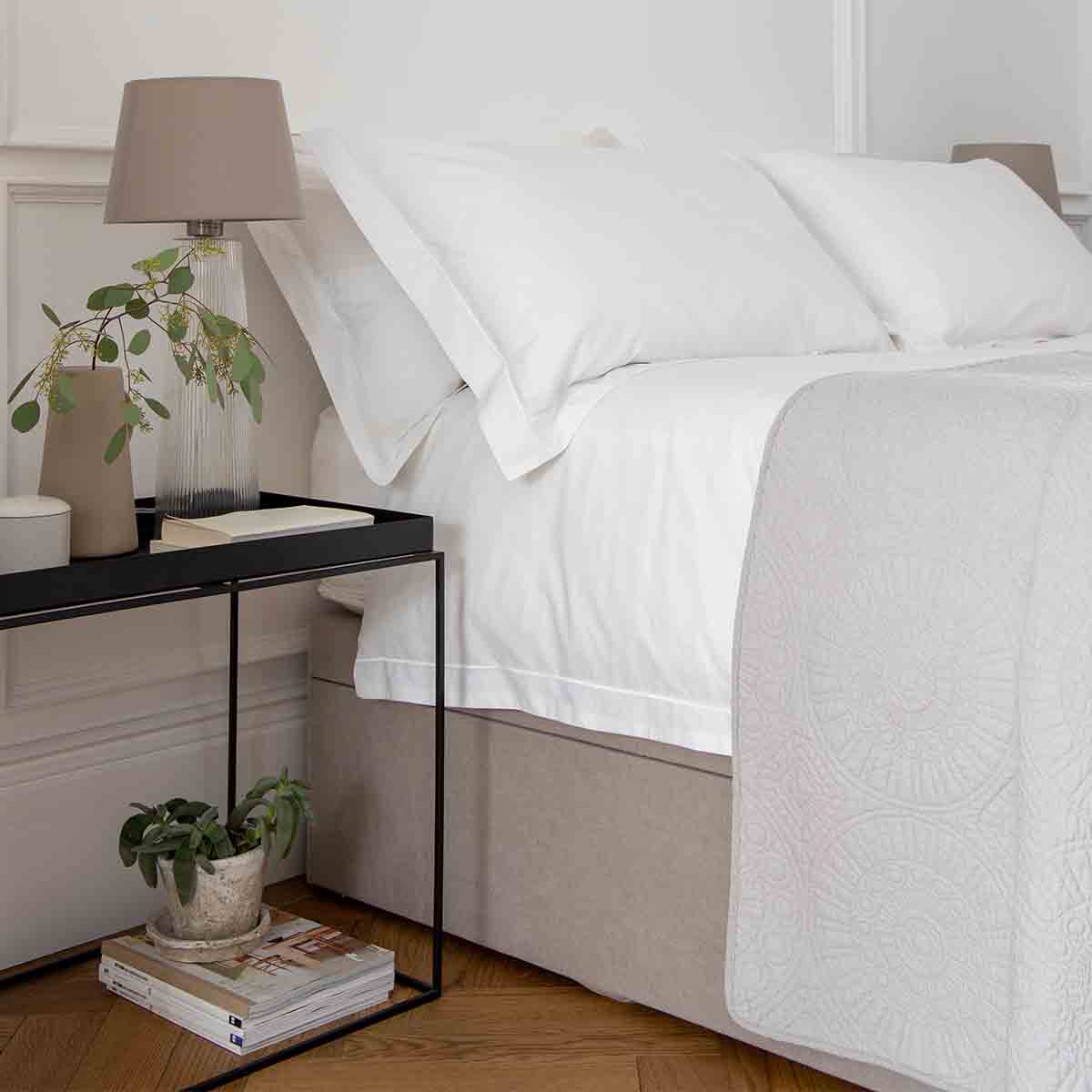 White 200 Thread Count Egyptian Cotton Bedding And Sheets - Image 7