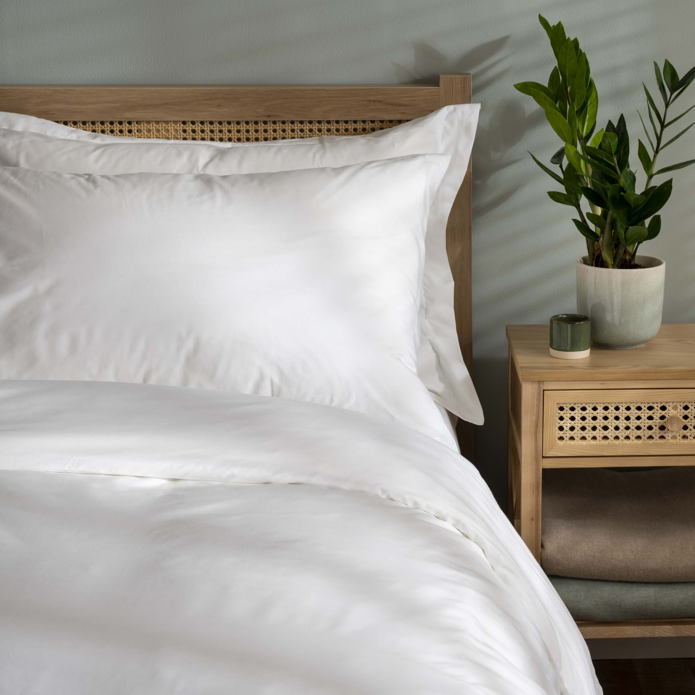 White 200 Thread Count Organic Cotton Pillowcases - Image 7