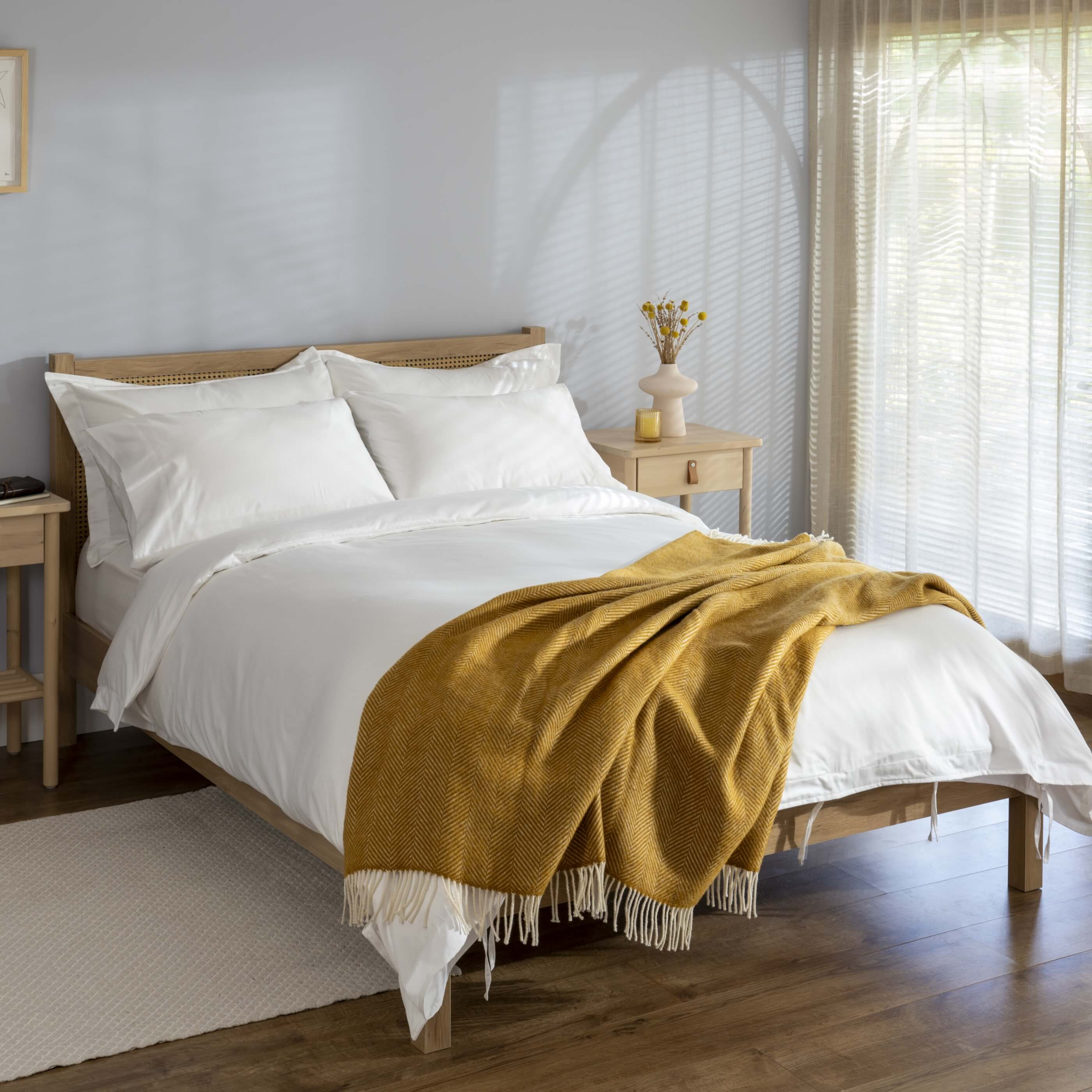 White 500 Thread Count Egyptian Cotton 40cm Deep Fitted Sheets - Image 2