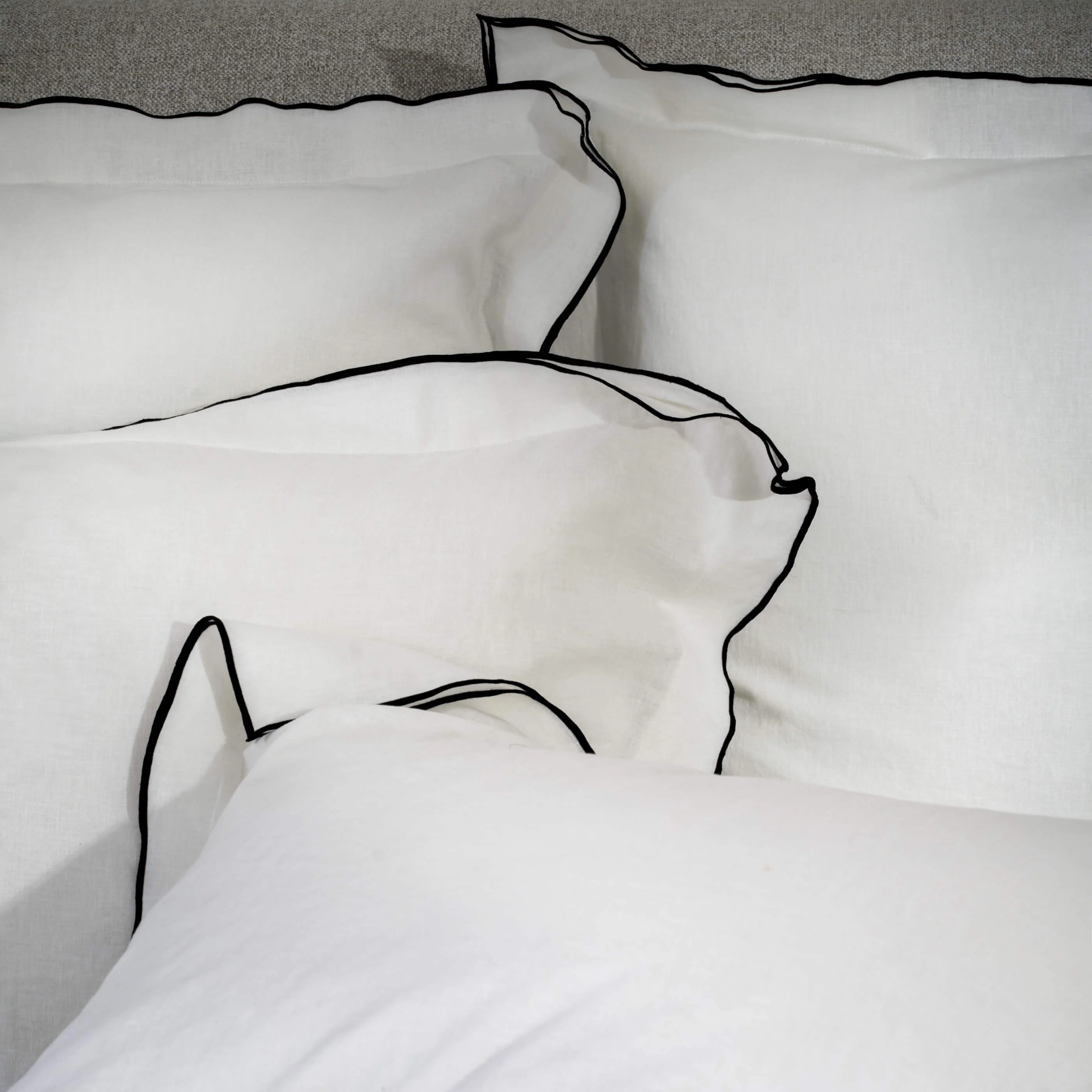 White/Charcoal Overlocked Edge Linen & Cotton Blend Duvet Cover - Image 2