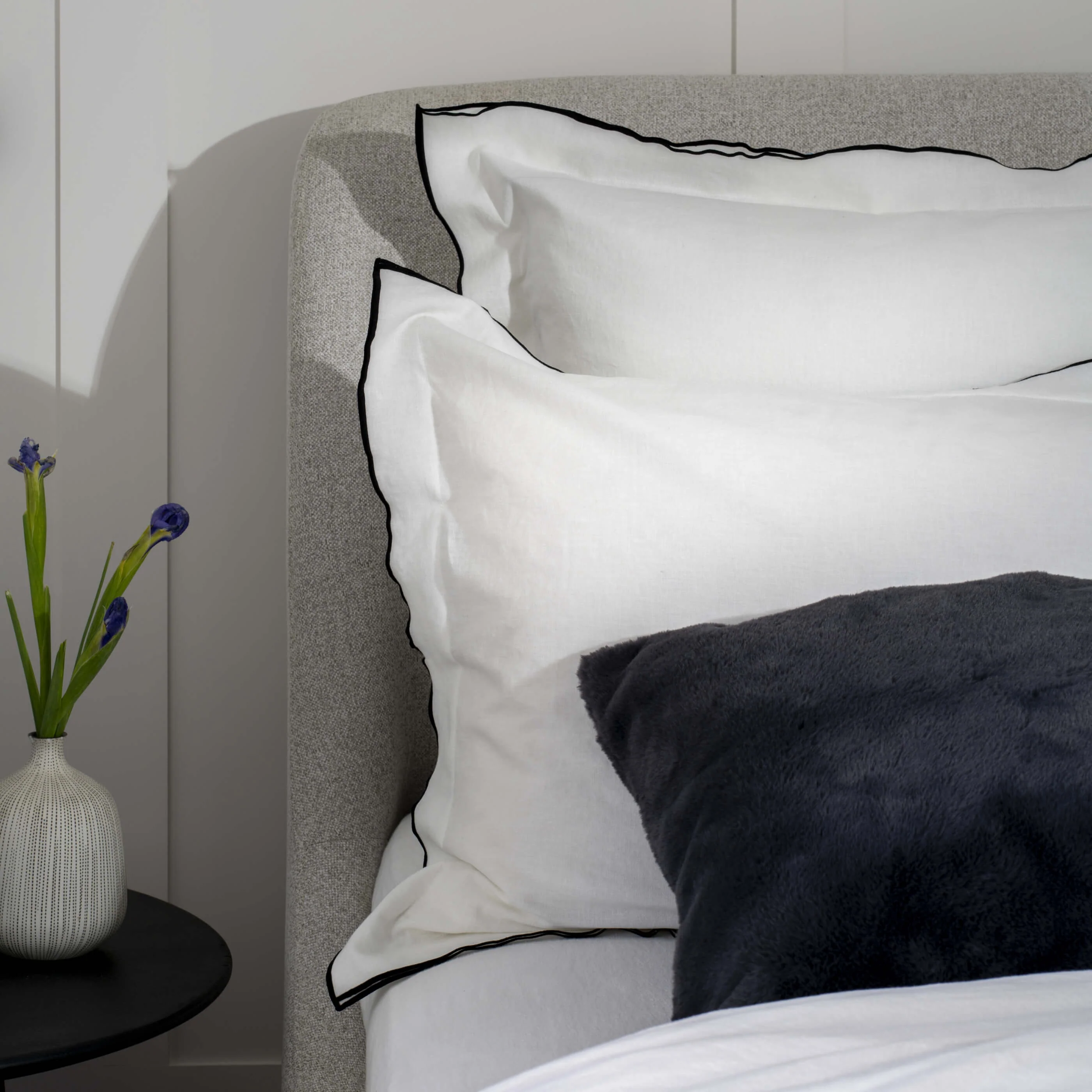 White/Charcoal Overlocked Edge Linen & Cotton Blend Duvet Cover - Image 3