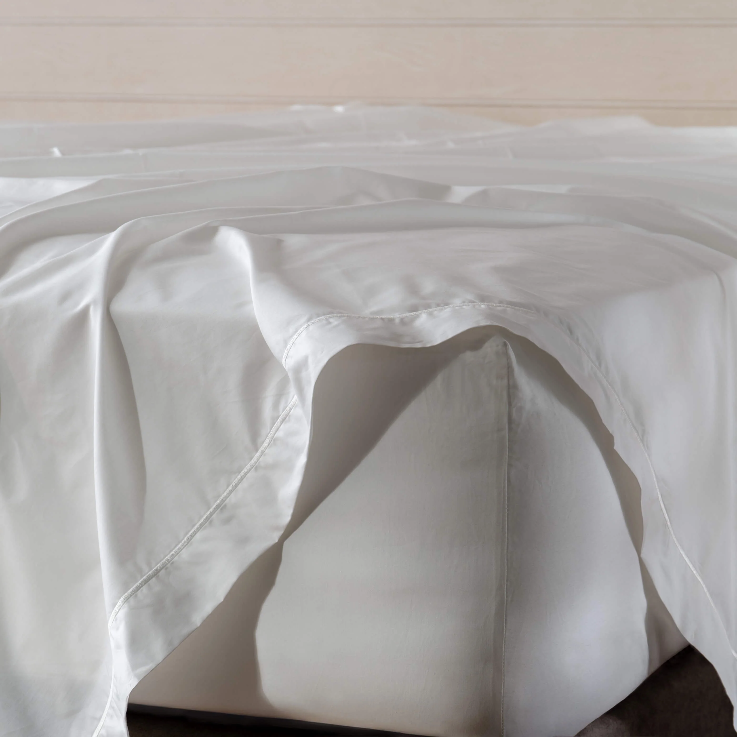 White 200 Thread Count Egyptian Cotton Bedding And Sheets - Image 4
