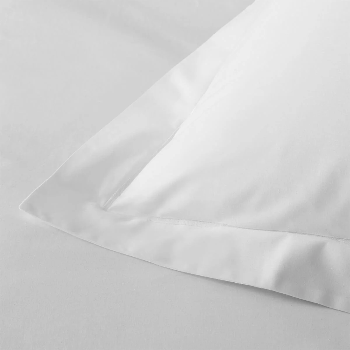 White 200 Thread Count Egyptian Cotton Specialist Sizes - Image 3